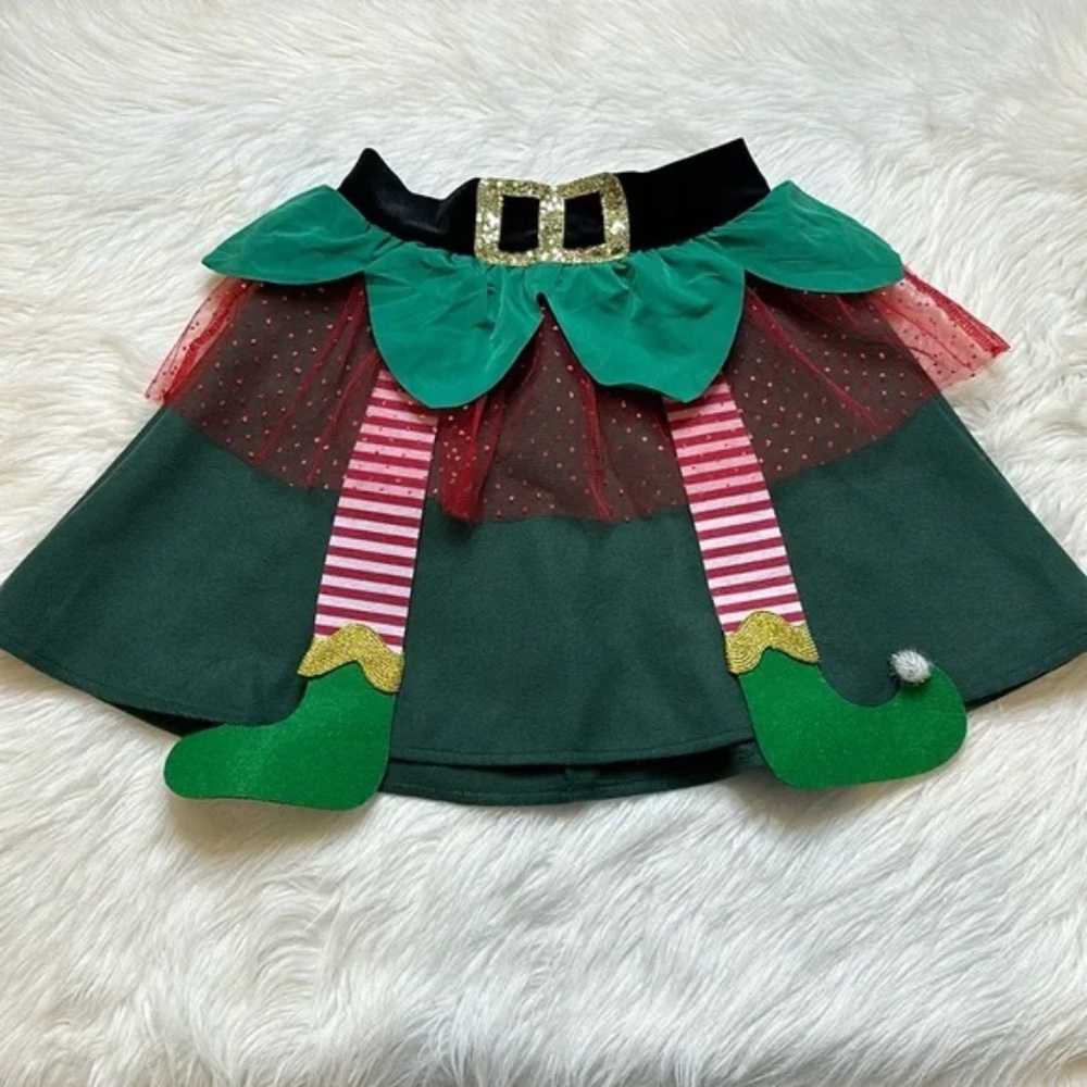 Love on A Hanger Elf Skirt Size Small